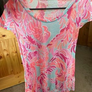 Colorful lily Pulitzer shirt